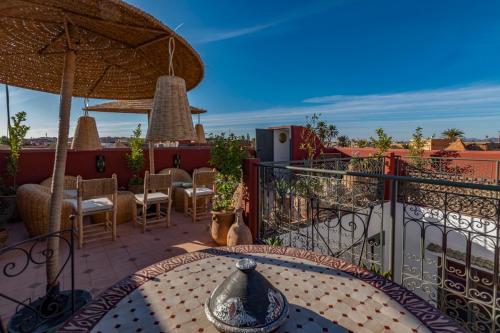 Riad Dar Nakous, Marrakech: Reservas a preços incríveis 