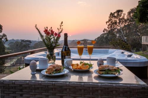 Blueberry Hills On Comleroy Farmstay - B&B and Self-Contained Cottages - Blue Mountains