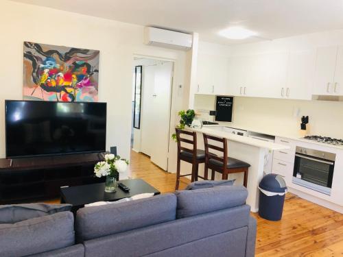 Lotus Stay Manly - Apartment 331 - image 2