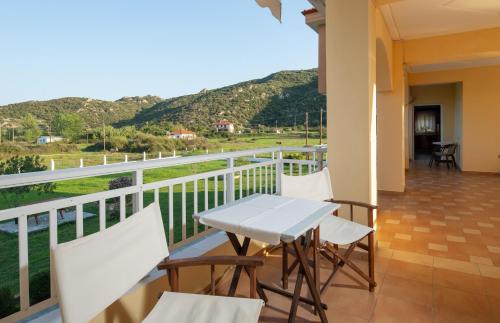  Souzana`s Apartments in Sykia