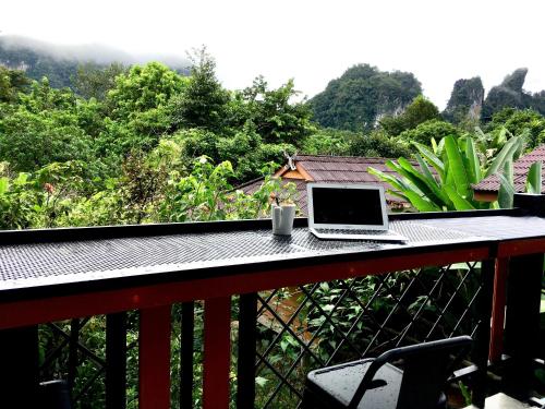 Khao Sok Morning Mist Resort