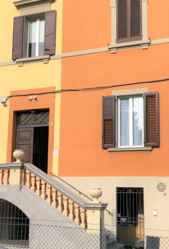 Studio with Balcony image 2