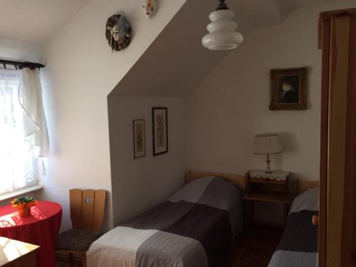 2 twin beds