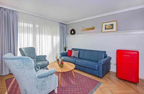 1 queen bed, 1 sofa bed