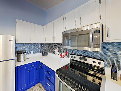 813 Cabana Beach House - image 7
