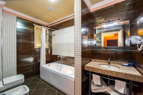Fieri International Hotel - image 12