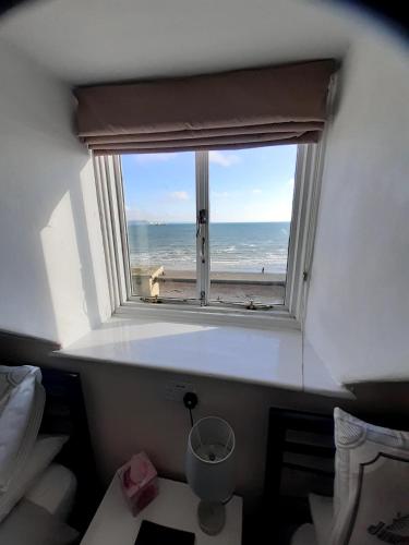 The Edenhurst Guesthouse - image 11