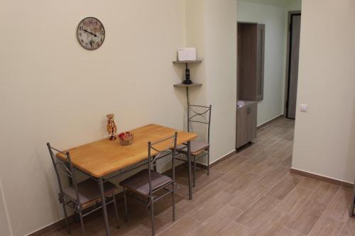 Comfortable apartment in the center of Athens 1