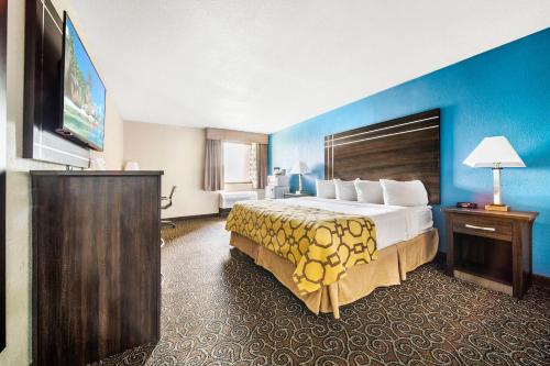 Baymont by Wyndham Muncie Near Ball State University