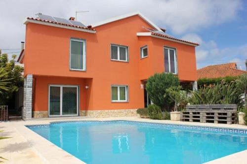  Ericeira Sea Orange House, Unterkunft in Santo Isidoro
