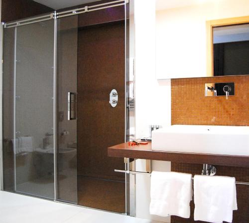 ห้องน้ำ, Hotel Royal Caserta in กลางเมืองกาแซร์ตา