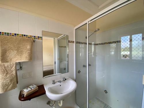 ฝักบัว, Cooktown Motel in คุกทาวน์