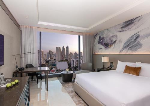 Deluxe Room room in Carlton Hotel Bangkok Sukhumvit