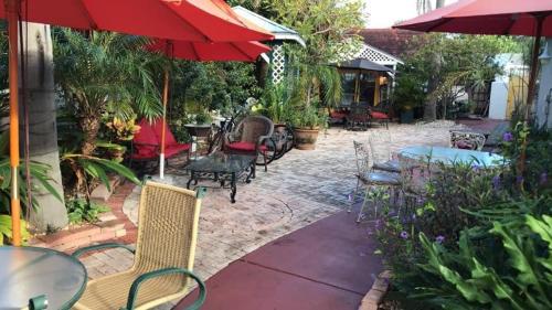 Garden, Sea Breeze Manor Inn in Gulfport (FL)