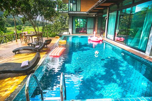 Luxury swimming pool villa with doi suthep view 5BR Luxury swimming pool villa with doi suthep view 5BR