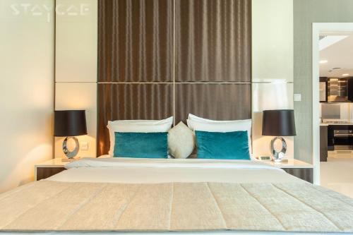 Staycae Bay's Edge - image 7