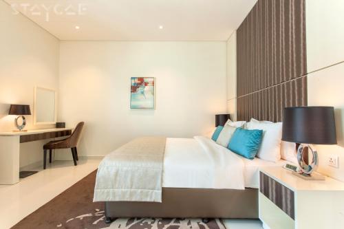 Staycae Bay's Edge - image 5