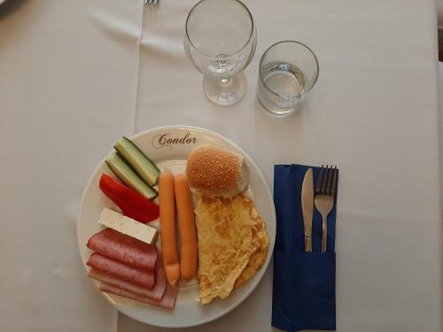 Hotel Condor - image 12