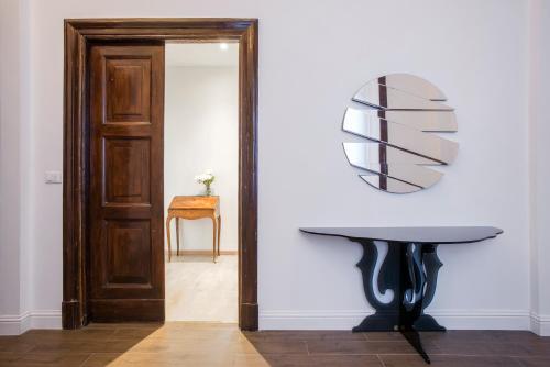 SPA Apartment Via Barberini, Rome (photo 2)