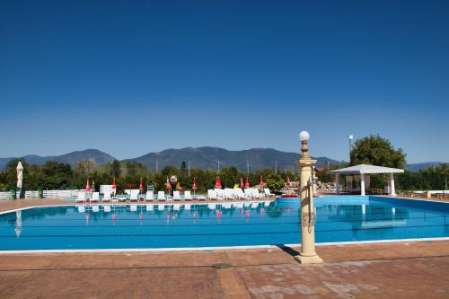 Peldbaseins, Balneo and SPA Complex MINERAL YAGODA in Yagoda