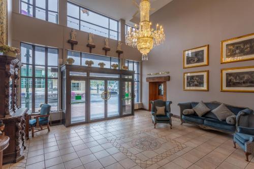 Lobby, Dooley's Hotel in Waterford