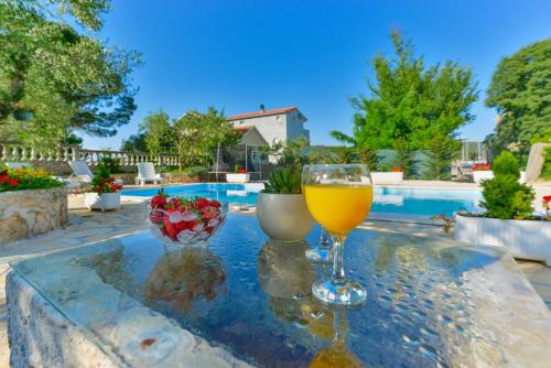 Wonderful villa Bibinje with private pool, jacuzzi and sauna near the beach Sukosan