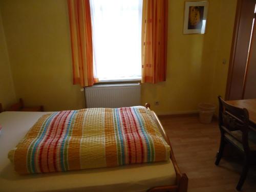 Single Room image 7