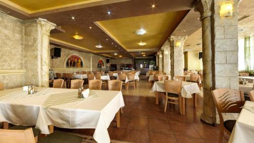 Balneo & SPA Hotel Aura 4