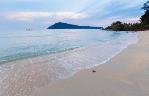 Beach, Patoo in Koh Chang