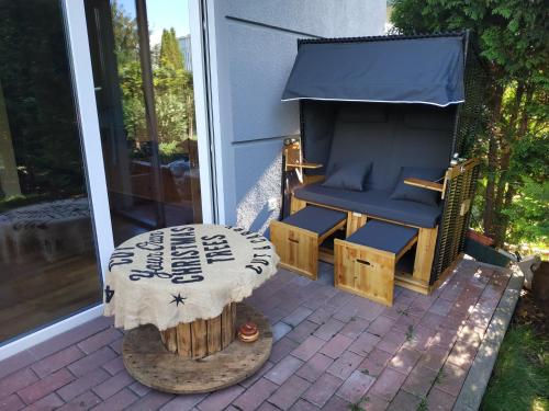 Przytulna kawalerka z ogrodem in Zakoniczyn