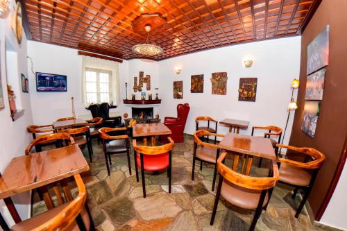 Makrinitsa Hotel Adam 2-Star Hotel pool