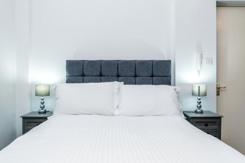 City Apartments - Sycamore Place - image 7