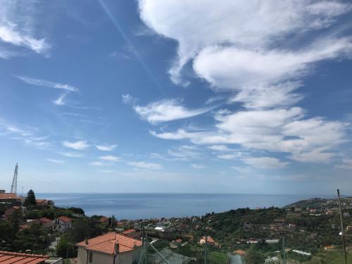 Appartamento in collina con vista mare