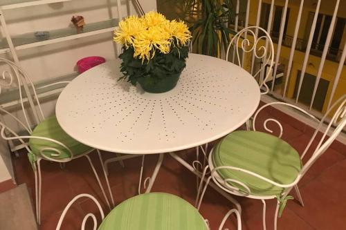 Balcony/terrace, studio centre nice proche de mer in Le Piol