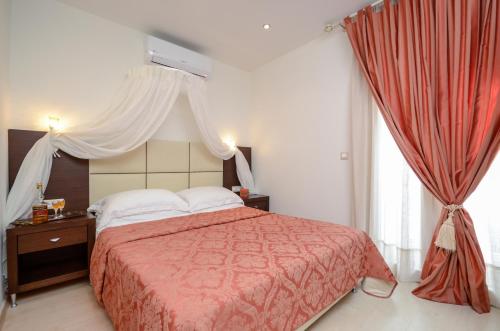 Aeolis Boutique Hotel - image 9