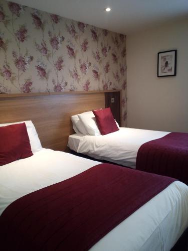 2 twin beds