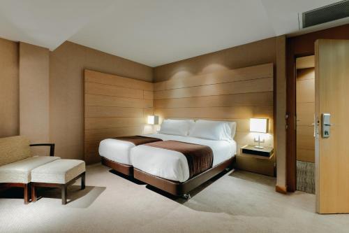 2 twin beds