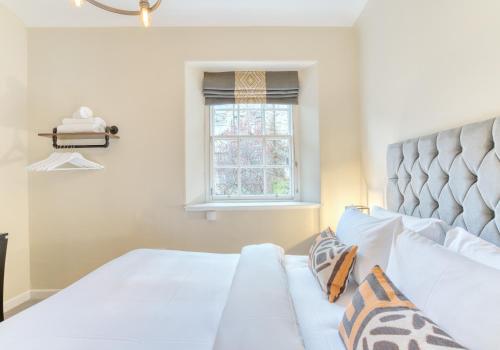 The Gloucester Lane Residence - image 12