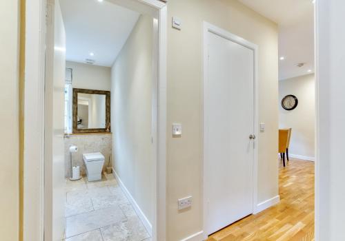 The Gloucester Lane Residence - image 6