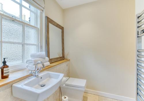 The Gloucester Lane Residence - image 2