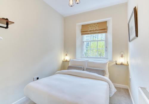 The Gloucester Lane Residence - main image