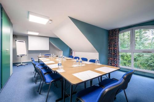 Comfort Hotel Lille Lomme - image 5