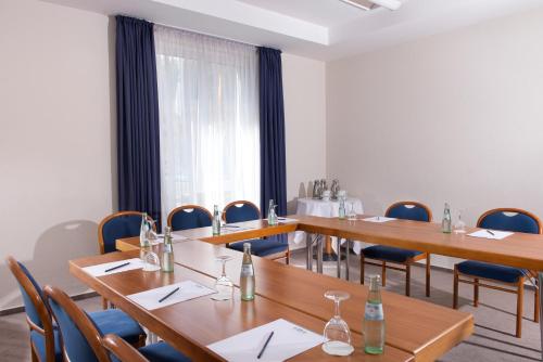 Wyndham Garden Potsdam - main image