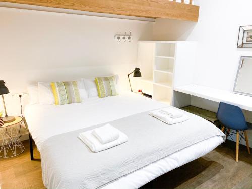 Stunning Boutique - Space Maison Apartments, Sevilla (Foto 4)