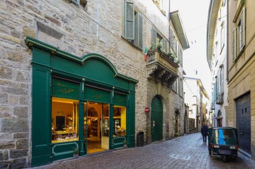 Altana Bergamo Home 1