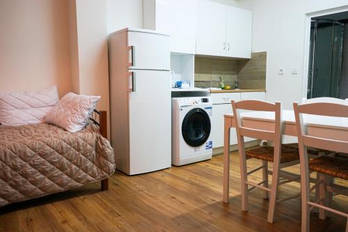  Just a Central Room Top Location Guesthouse in Athen