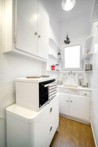 The Cactus Apartment with Large Sunny Balcony - image 2