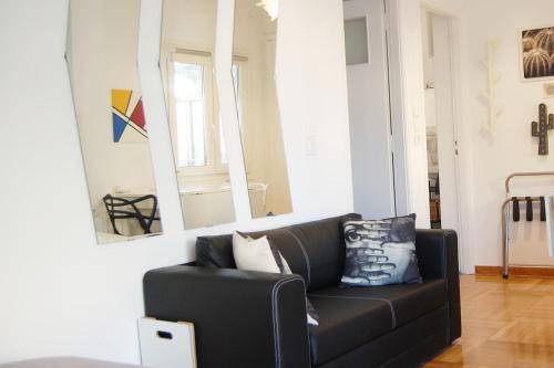 The Cactus Apartment with Large Sunny Balcony, Athens (photo 3)