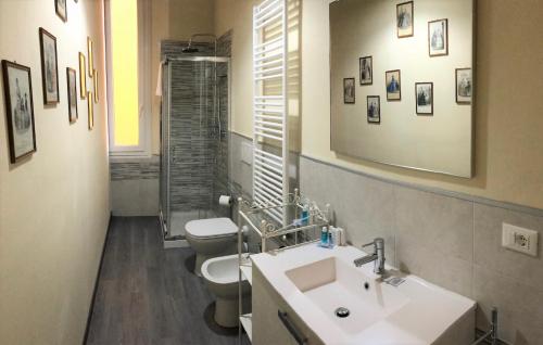 One-Bedroom Apartment with Garden image 4