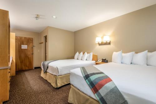 2 queen beds
